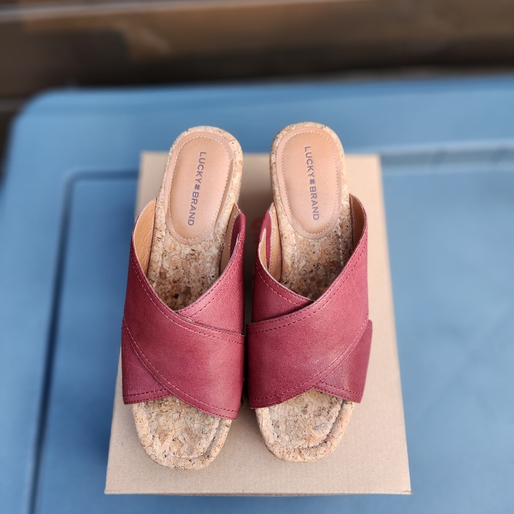 Lucky Brand Leather Wedge Heel Slide Size 8.5 Deep Red